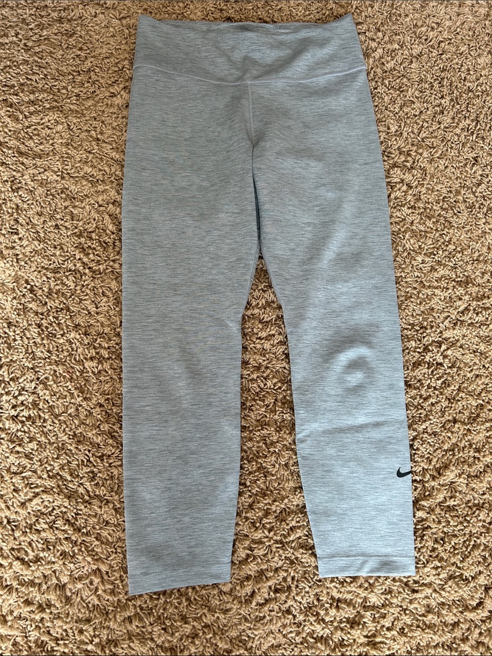 Nike dri-fit cropped leggings size medium gray